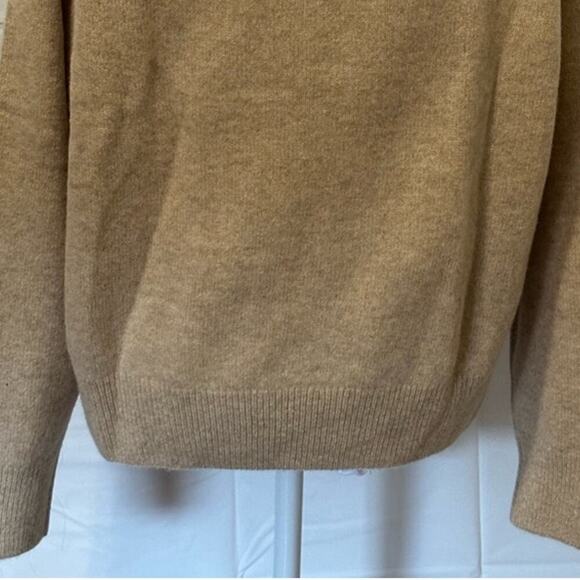 Uniqlo Wool Funnel Turtleneck Sweater size M NEW Tan Slouch Shoulder - Picture 6 of 9